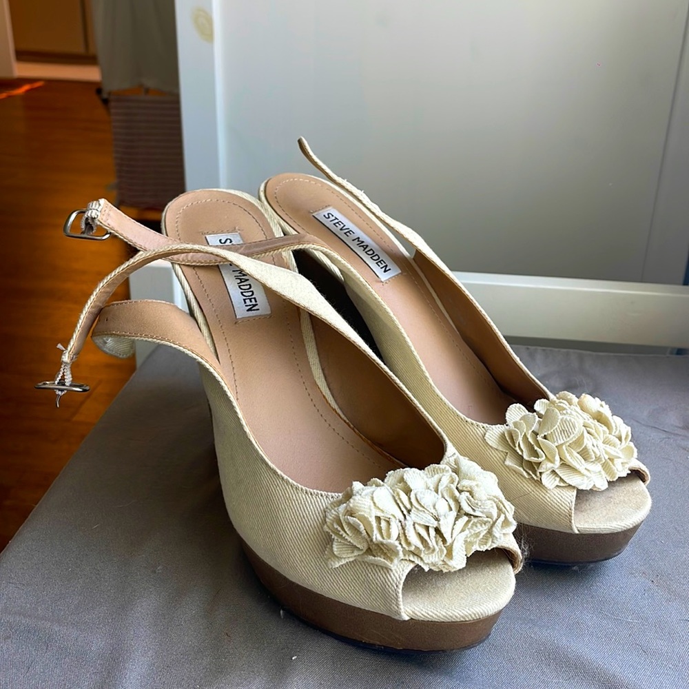 Steve Madden Tai Sandals Wedge Size 9